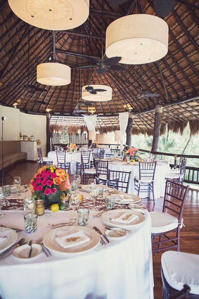 Featured photo from La Marea Building