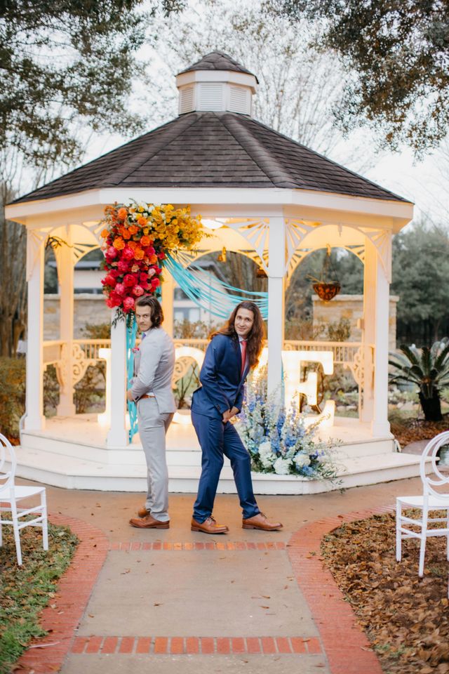 Featured photo from Colorful Modern Outdoor Wedding In Houston