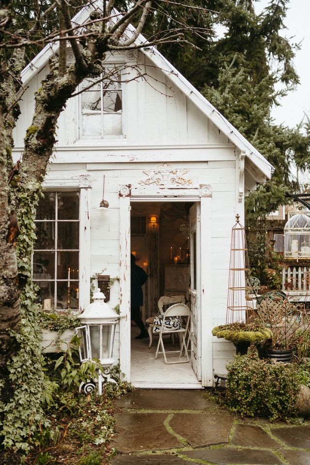 Featured photo from Chic Seattle Elopement at My Little White House