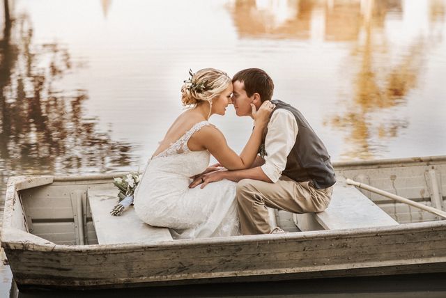 Featured photo from Elizabeth Lloyd Photography St. Louis Wedding Photography