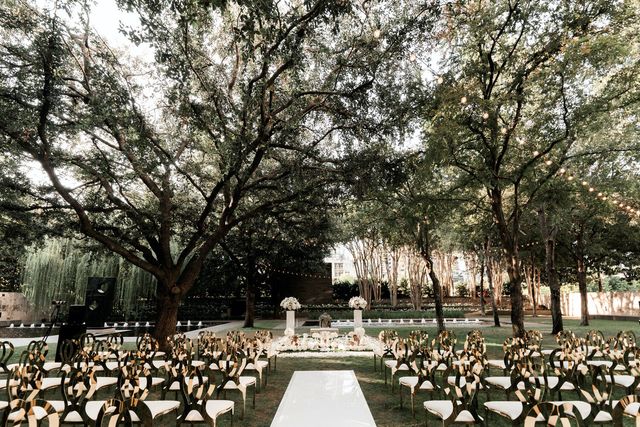 Featured photo from A FALL MUSEUM WEDDING AT THE NASHER SCULPTURE CENTER IN DALLAS, TEXAS