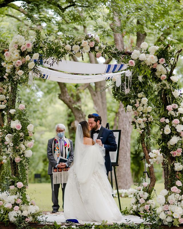 Featured photo from A SPRING GARDEN WEDDING AT A PRIVATE RESIDENCE IN DALLAS, TEXAS