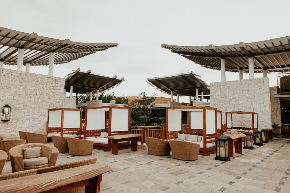 La Copa bar and lounge at Banyan Tree Mayakoba offering cocktails and light bites in a sophisticated setting