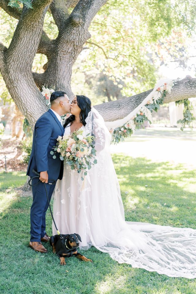 Featured photo from Romantic and Rustic Outdoor Wedding in Sacramento, California
