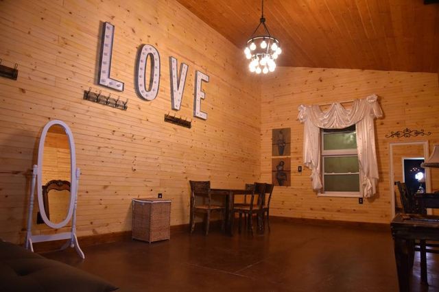 Featured photo from Bride/Groom Suite