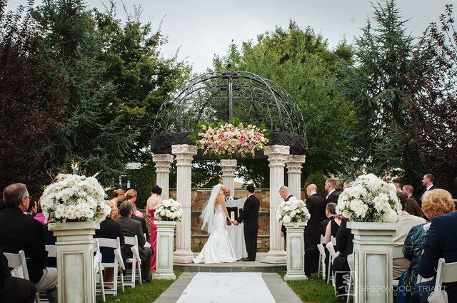 Featured photo from The Inn At New Hyde Park Space