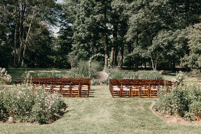 Featured photo from Luxurious and Charming Wedding at a Historic Estate in New Hartford, Connecticut