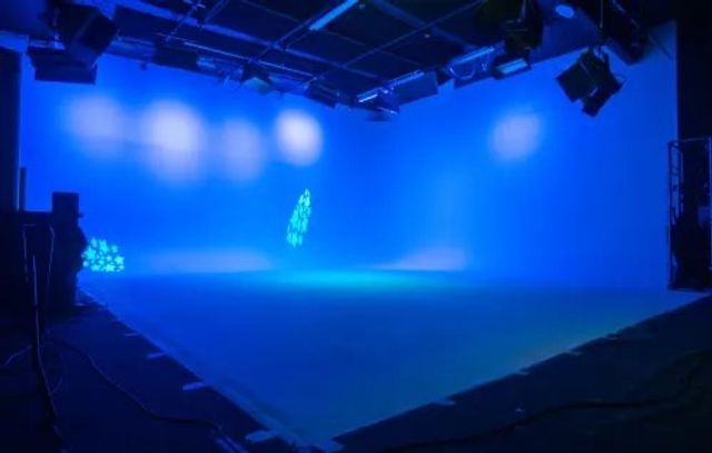 Featured photo from White Wall Room