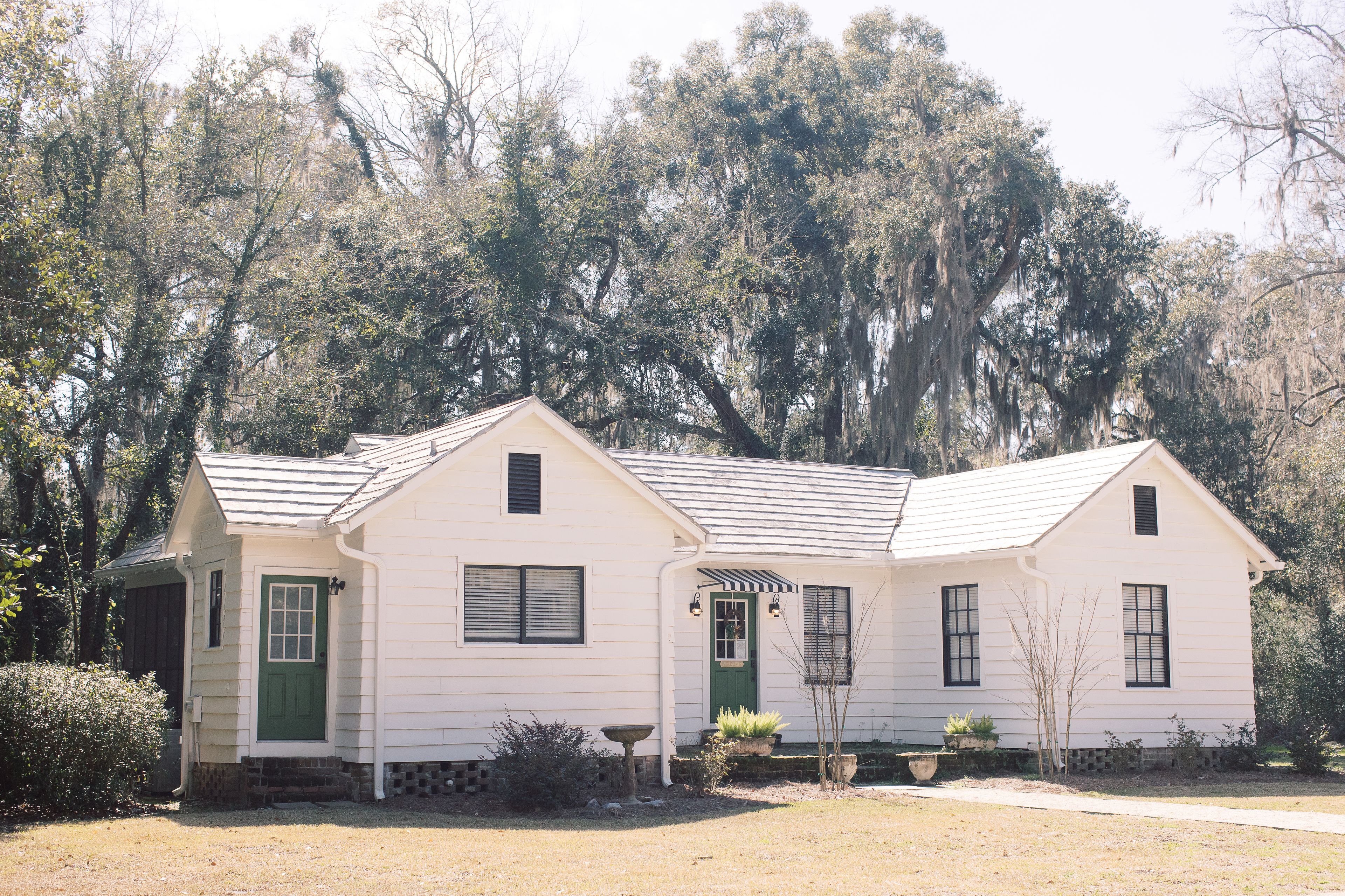 Guest Cottage - 1927 Creek House Cottage, an event space at HollyOaks on the Marsh