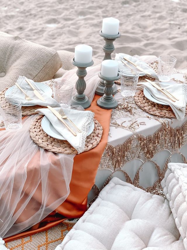 Featured photo from Luxury Pop-Up Picnics