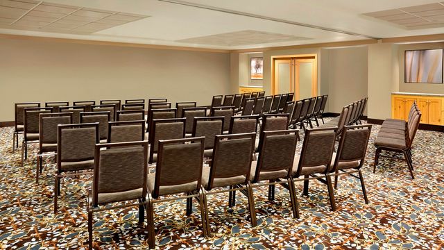 Featured photo from Alpine Meeting Room