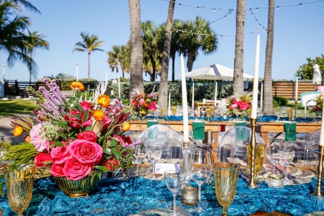 Featured photo from Vibrant Outdoor Dinner Party at Kimpton Surfcomber in Miami Beach, Florida