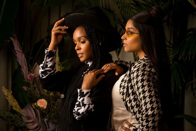 Featured photo from LA Tropical Chic Luncheon