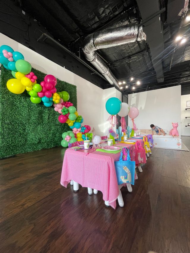 Featured photo from Trading Spaces HTX