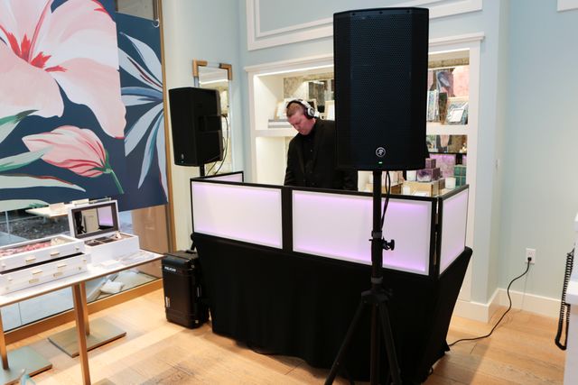 Featured photo from Kendra Scott