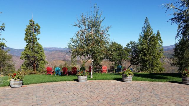 Featured photo from Upper Lawn & Cobblestone Area