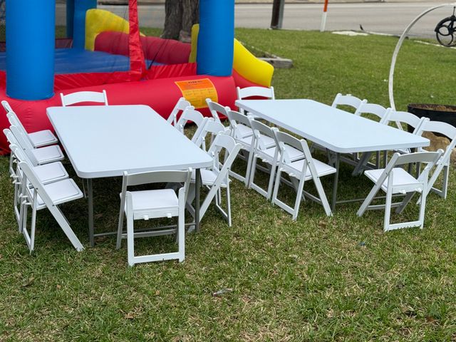 Featured photo from Little Kids Table and Chairs