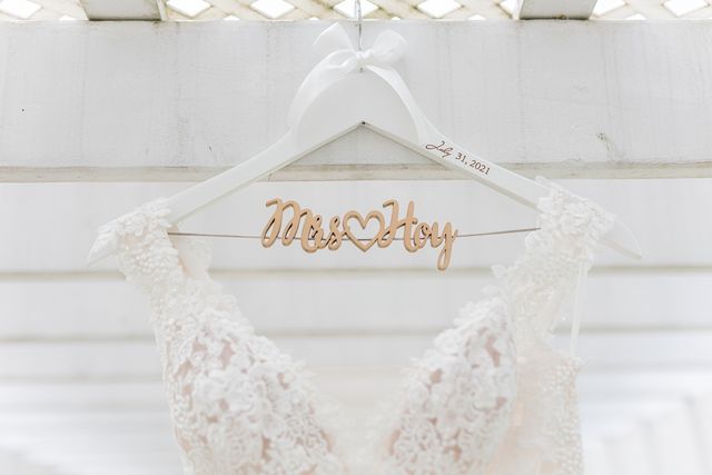 Featured photo from Elegant White Barn Wedding