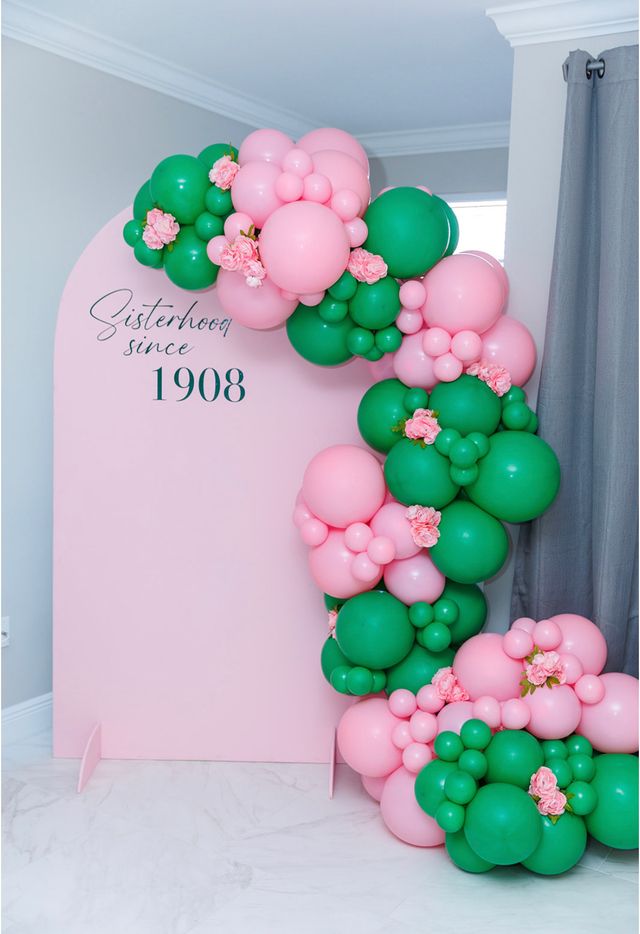 Featured photo from Balloon Design