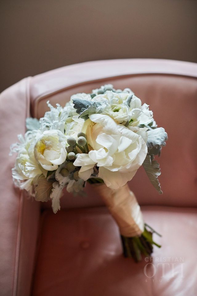 Featured photo from Romantic Winter City Wedding