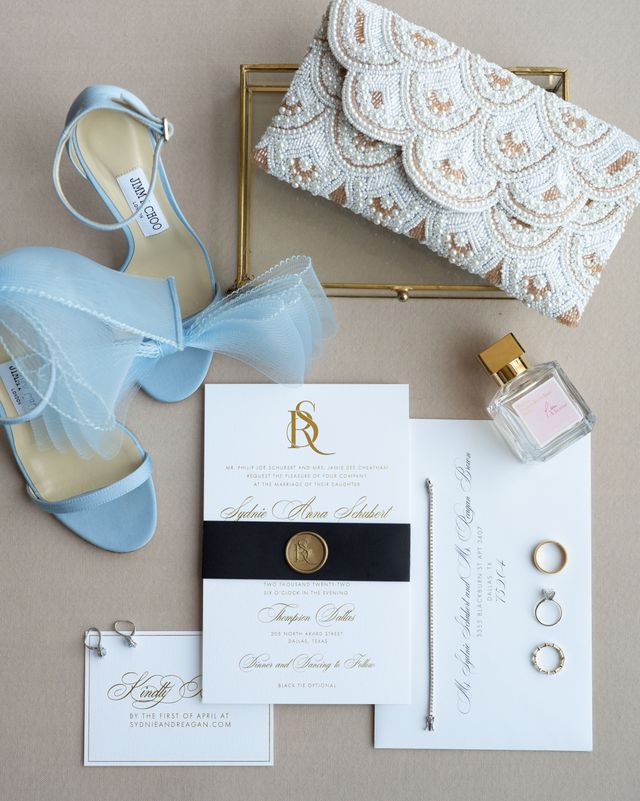 Featured photo from Classic Black & White