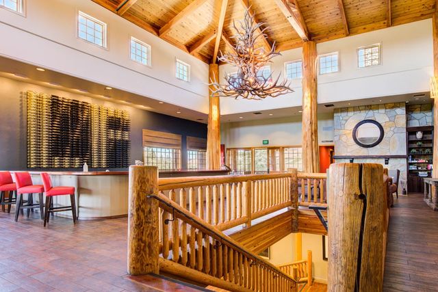 Featured photo from Tasting Salon