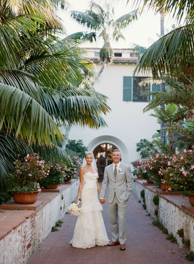 Featured photo from Beachside Elegant Wedding
