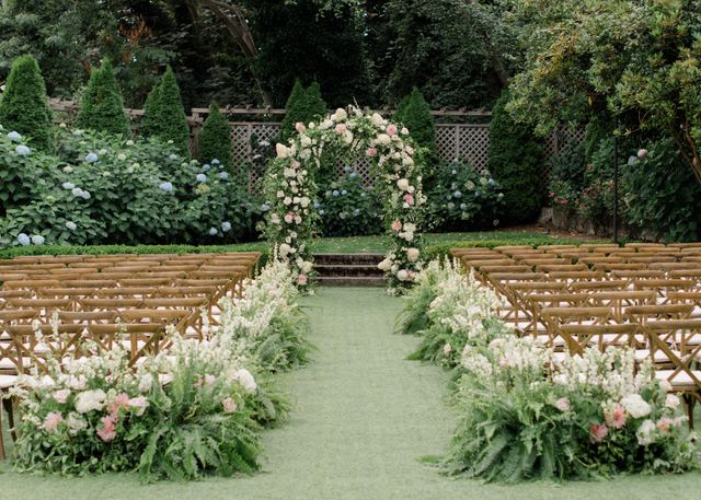 Featured photo from Timeless Outdoor Wedding at The Admiral's House in Seattle, Washington