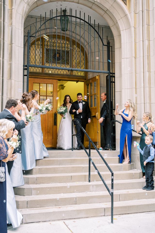 Featured photo from Classic Wedding at the Field Museum in Chicago, Illinois