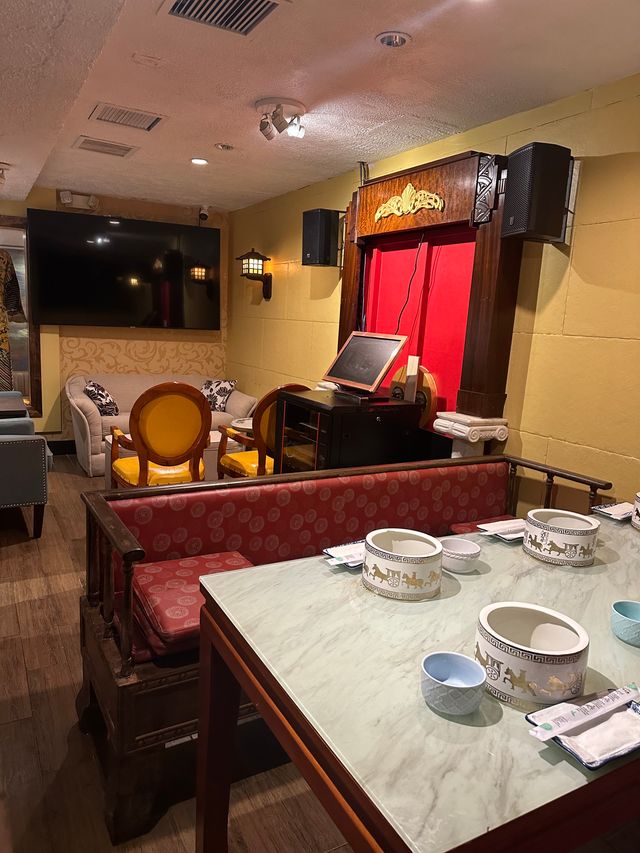 Featured photo from Medium private room