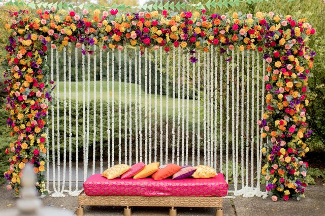 Featured photo from Simply Pretty Outdoor Mehndi