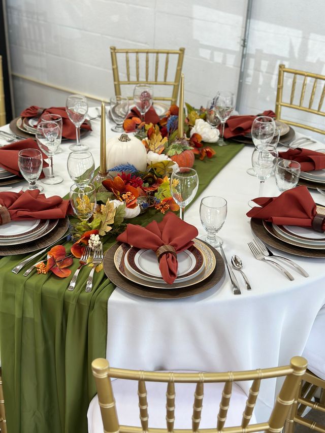 Featured photo from Holiday Table Scapes