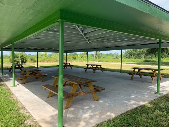 Featured photo from Petite Pavillion