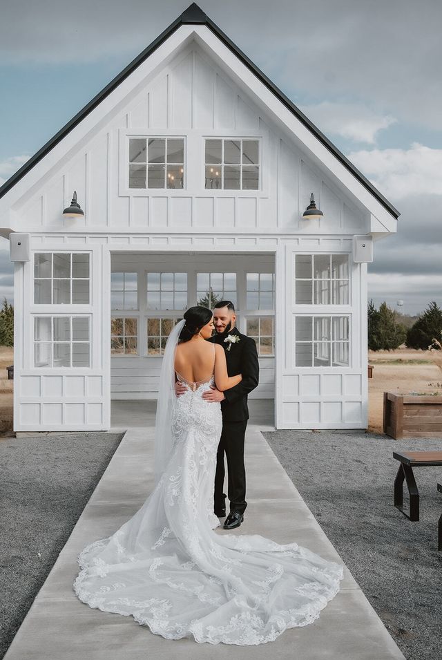 Featured photo from Classic Wedding at Davis & Grey Farms in Celeste, Texas