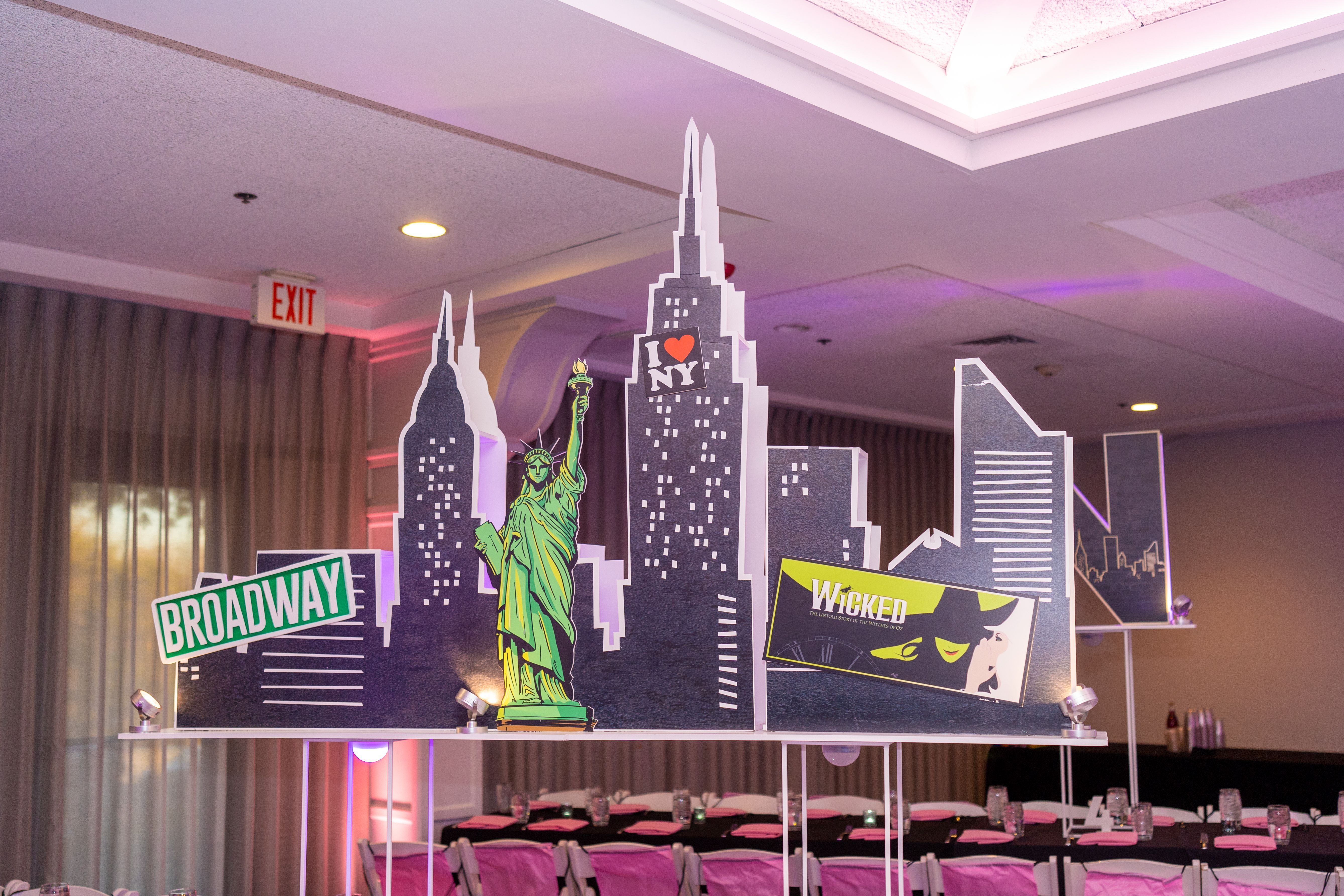 Noa's \, image size:5352x3568