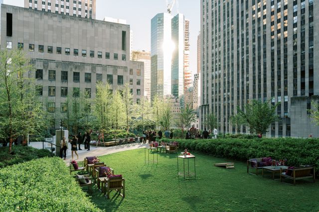 Featured photo from Radio Park Outside