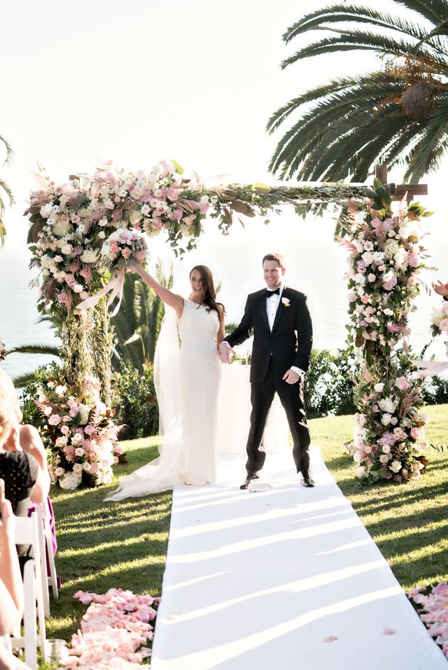 Featured photo from Elegant Beachside Wedding