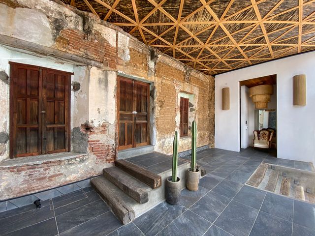 Featured photo from Fronts & Structures - By Libia García