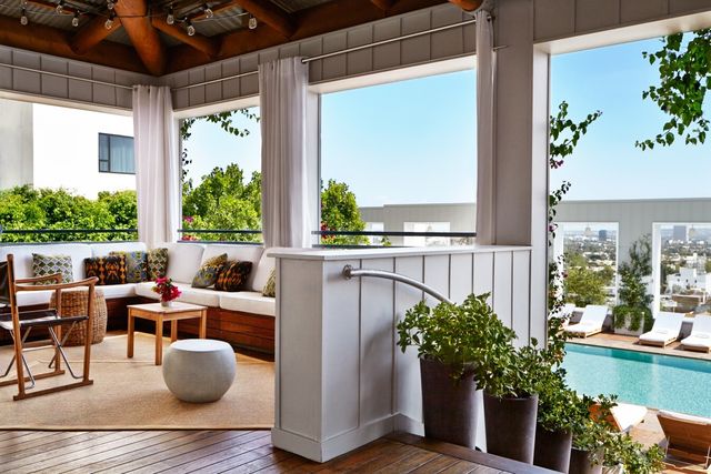 Featured photo from Skybar Hut