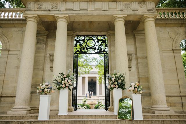 Featured photo from Romantic Museum Wedding at The Philadelphia Museum of Art in Philadelphia, Pennsylvania