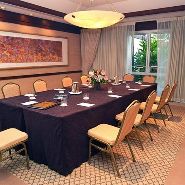 Featured photo from Kainoa I Meeting Room