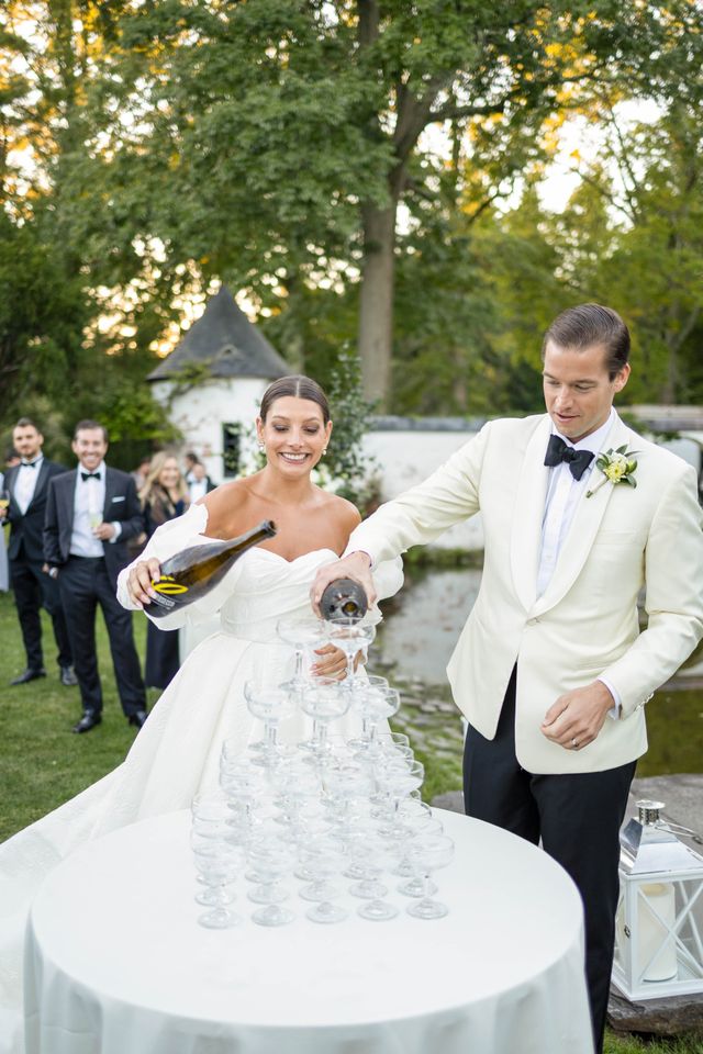 Featured photo from See This Gorgeous Wedding Brimming With Timeless Elegance at Chelsea Mansion