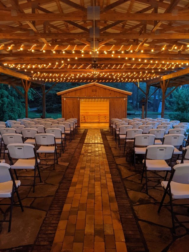 Featured photo from COUNTRYSIDE MANOR TERRACE & COVERED COCKTAIL HOUR LOCATION