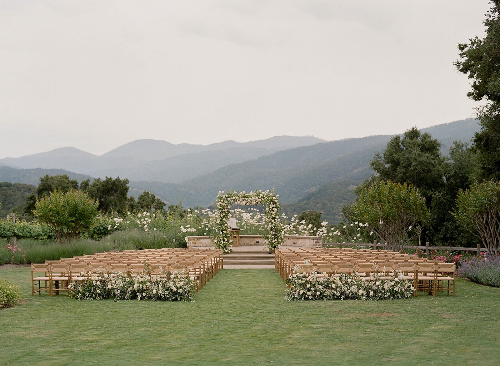 Lovely Ranch Wedding at Holman Ranch in Carmel Valley, California | Vybe  Society Entertainment | PartySlate, image size:1600x1172
