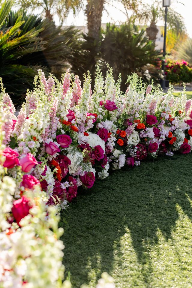 Featured photo from Glamorous Rustic-Inspired Wedding at Mummy Mountain at Camelback Inn in Scottsdale, Arizona