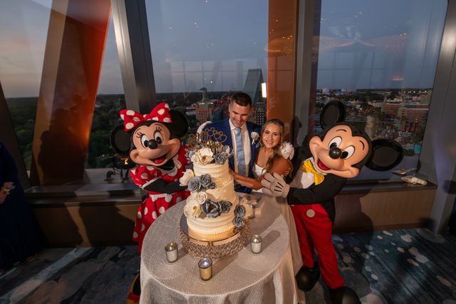 Featured photo from Golden Hues & Fairytale Blues in the Vue at the Swan Reserve