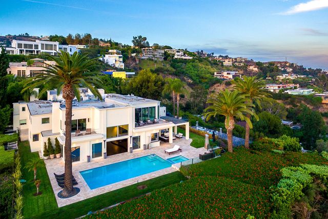 Featured photo from Estate of Elegance