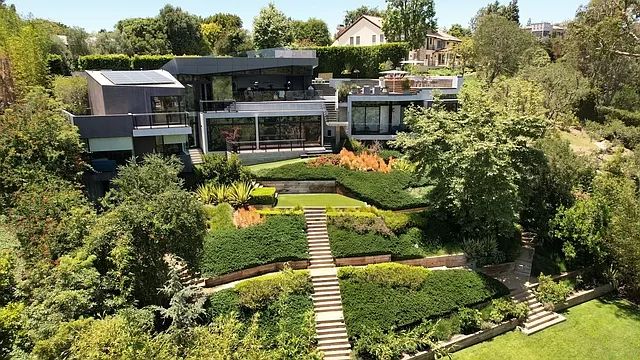 Featured photo from Elegant Tranquility in Brentwood