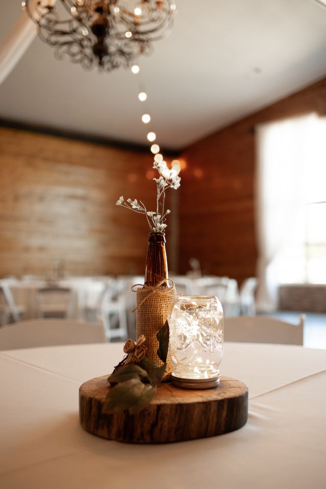 Featured photo from Rustic Dallas Barn Wedding