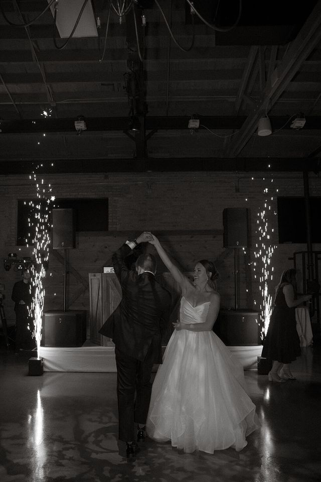 Featured photo from E & L Wedding